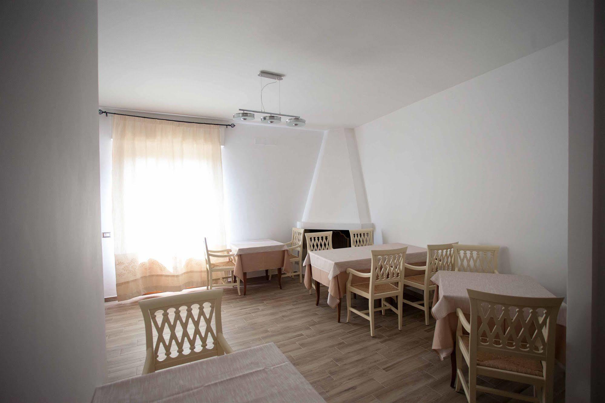 Locanda Degli Artisti Tortolì Εξωτερικό φωτογραφία