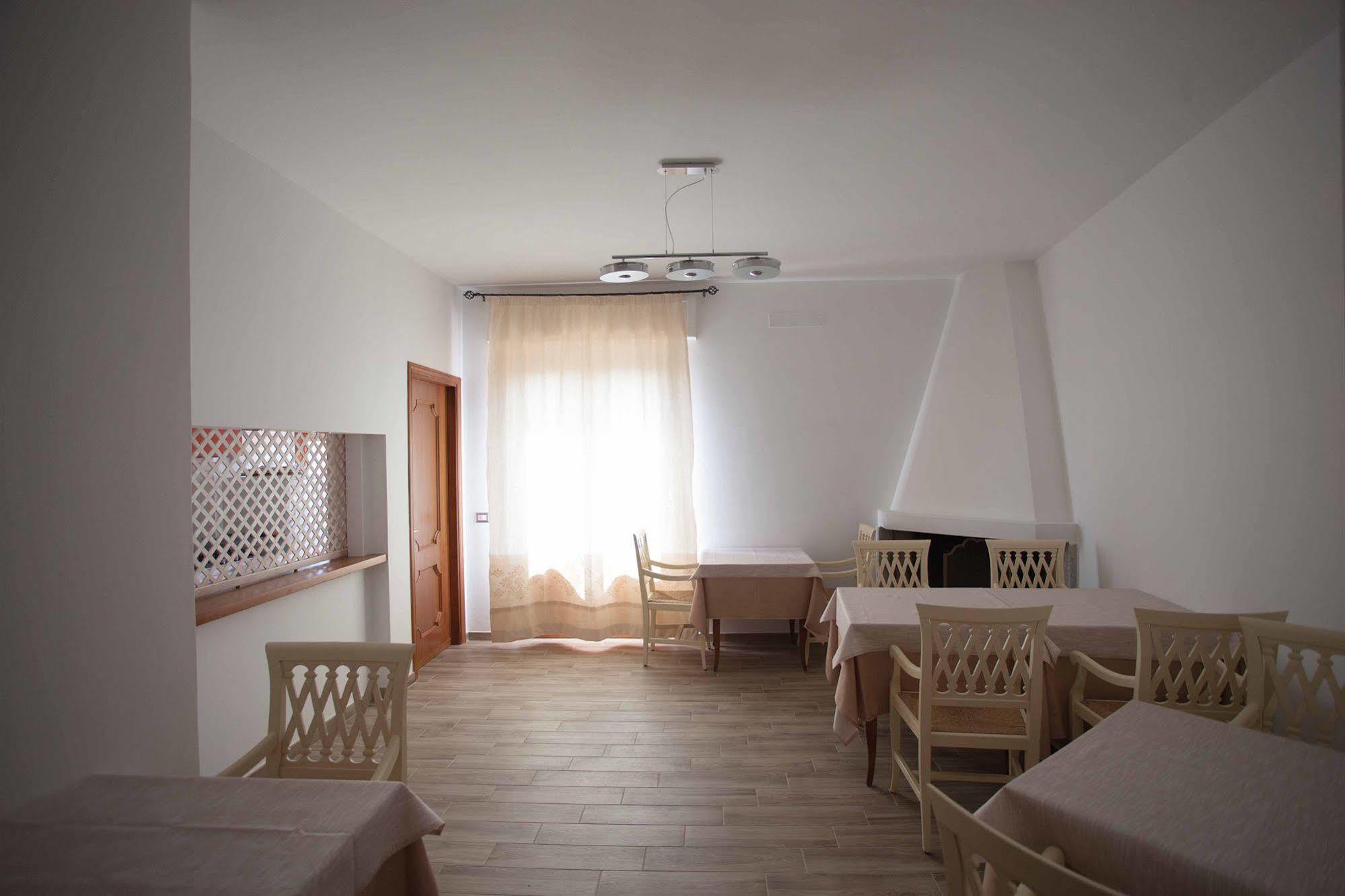 Locanda Degli Artisti Tortolì Εξωτερικό φωτογραφία